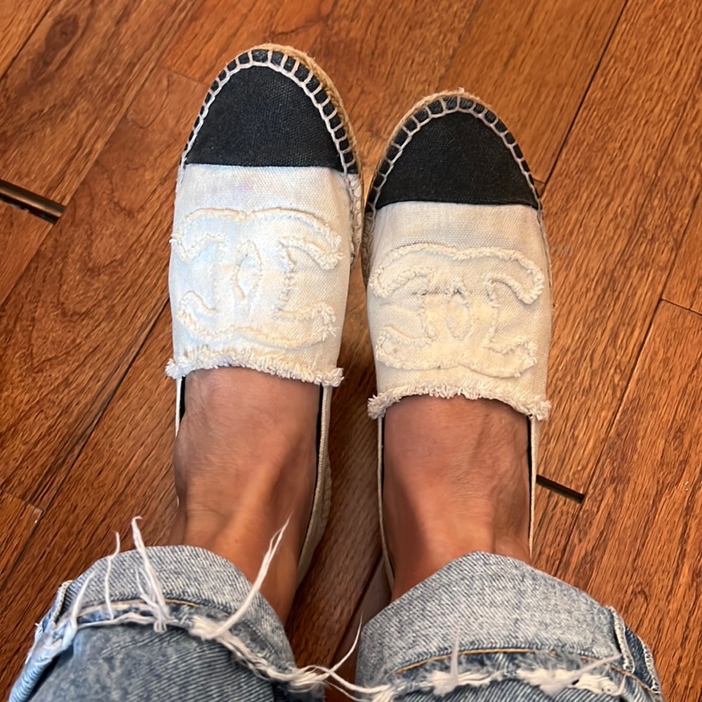 Chanel black and white canvas vintage sneaker